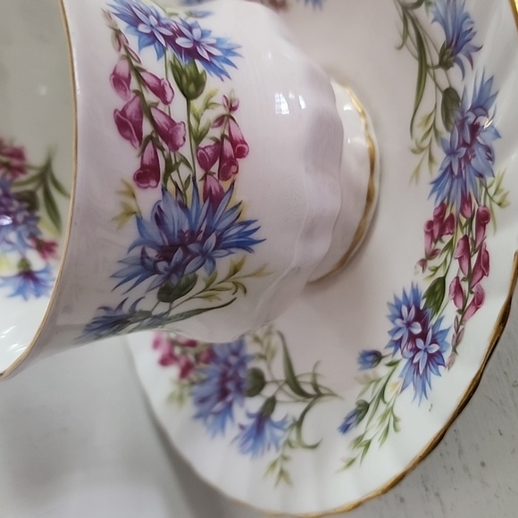 Vintage ROSINA Queens Teacup & Saucer "Wild Flowers" blue England - Picture 6 of 9